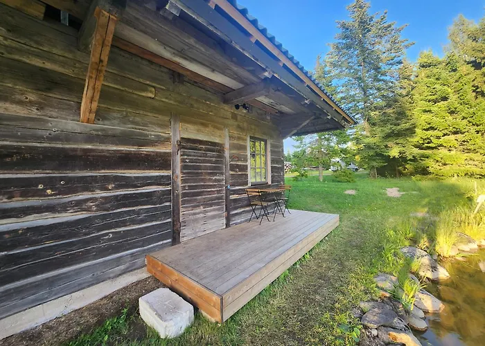 Loghouse By The Lake