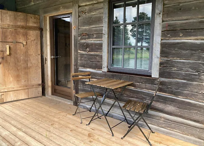 Loghouse By The Lake